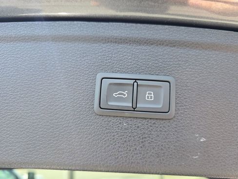 Used 2022 Audi Q5 2.0T Premium Plus image 11