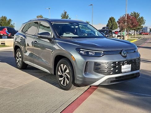 New 2026 Volkswagen Tiguan S image 4