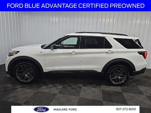 Certified 2025 Ford Explorer ST-Line w/ Premium Package AWD/4WD image 6