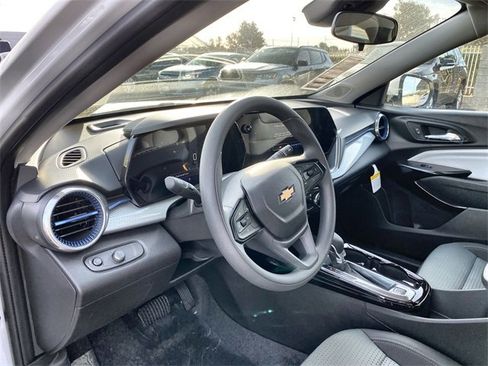 Used 2026 Chevrolet Trax LT image 10