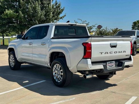 Used 2024 Toyota Tacoma Limited AWD/4WD image 5