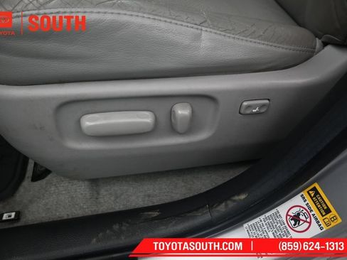 Used 2011 Toyota RAV4 Limited w/ Limited Extra Value Pkg AWD/4WD image 17