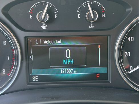 Used 2018 Buick Enclave Essence AWD/4WD image 11