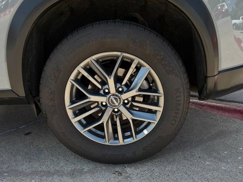 Used 2026 Nissan Rogue SV FWD image 9