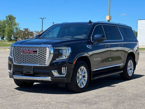 Used 2024 GMC Yukon XL SLT w/ SLT Luxury Package AWD/4WD image 55