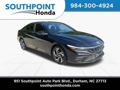 Used 2025 Hyundai Elantra Sport FWD image 1