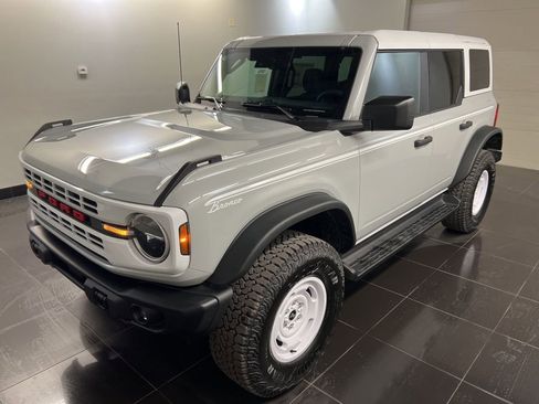 New 2026 Ford Bronco Heritage Edition image 3