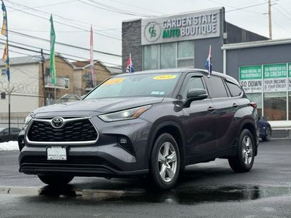 Used 2021 Toyota Highlander LE