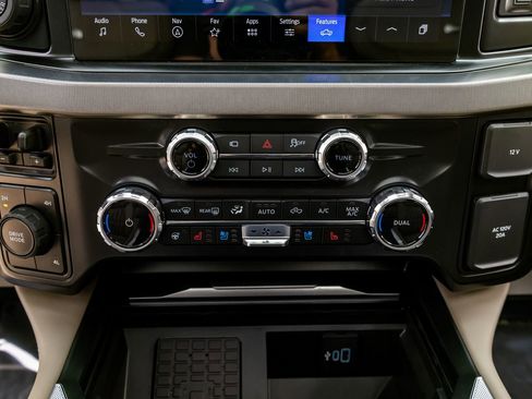 Used 2026 Ford F250 Platinum w/ Platinum Plus Package image 24