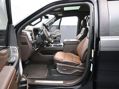 New 2025 Ford F250 King Ranch w/ Chrome Package image 25