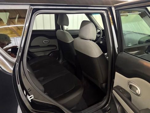 Used 2019 Kia Soul FWD image 13