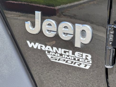 Used 2021 Jeep Wrangler Unlimited Sport AWD/4WD image 27