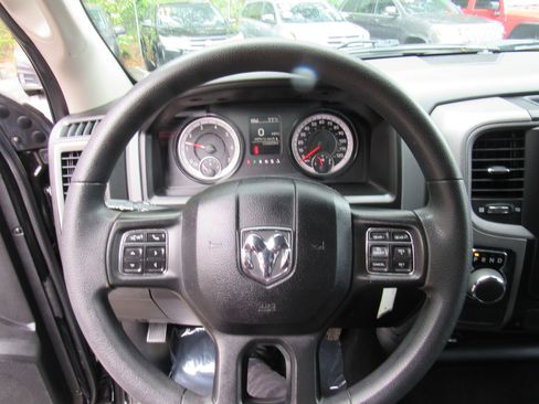Used 2020 RAM 1500 Tradesman w/ Tradesman SXT Package RWD image 12