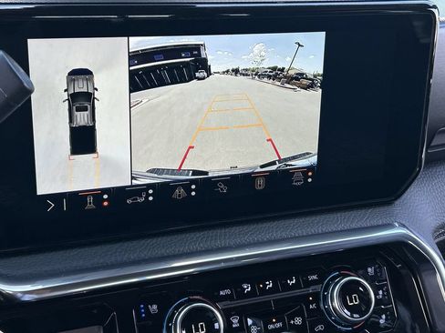 Used 2024 GMC Sierra 3500 Denali w/ Technology Package AWD/4WD image 15