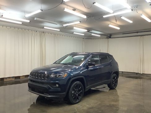 New 2026 Jeep Compass Latitude AWD/4WD image 1