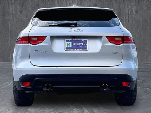 Used 2017 Jaguar F-PACE Prestige image 5