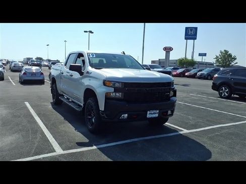 Used 2019 Chevrolet Silverado 1500 Custom Trail Boss image 3