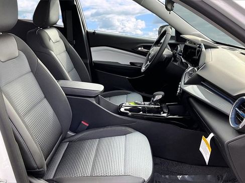 New 2026 Chevrolet Trax LT image 11