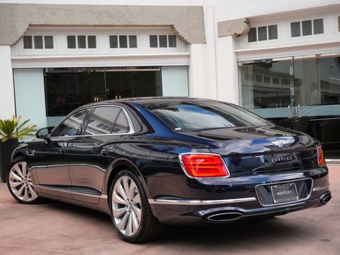 New 2026 Bentley Flying Spur Plug-In Hybrid AWD/4WD image 3