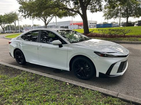 Certified 2025 Toyota Camry SE FWD image 8