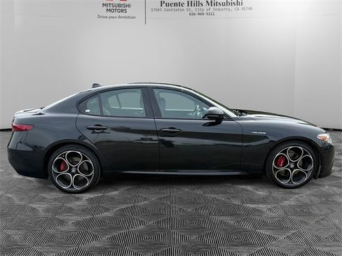 Used 2022 Alfa Romeo Giulia Veloce image 4