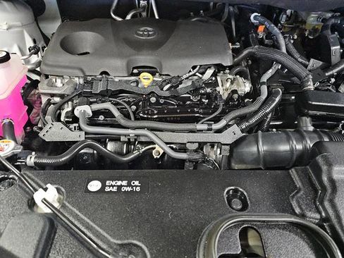 Used 2022 Toyota Sienna XLE image 14