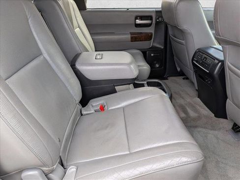 Used 2010 Toyota Sequoia Platinum image 23
