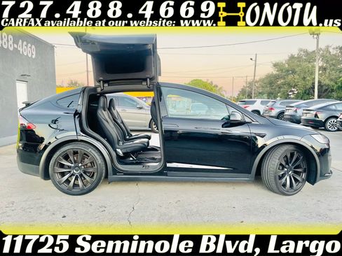 Used 2022 Tesla Model X Plaid image 12