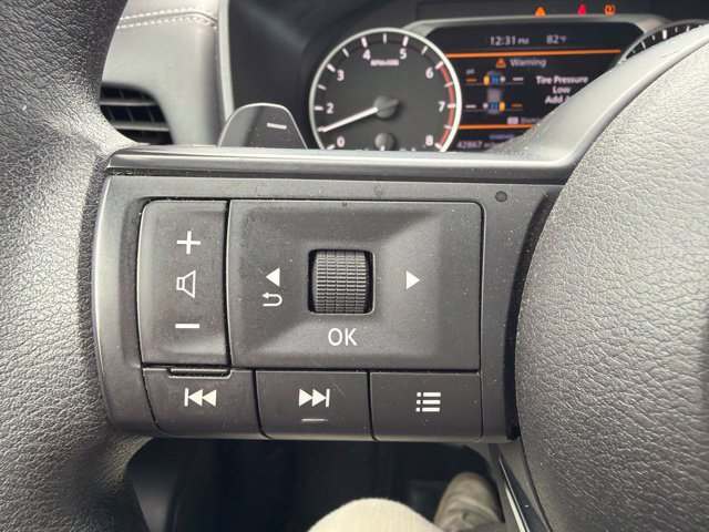 Used 2023 Nissan Rogue S FWD image 32