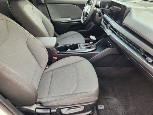 Used 2025 Kia K4 LXS image 13