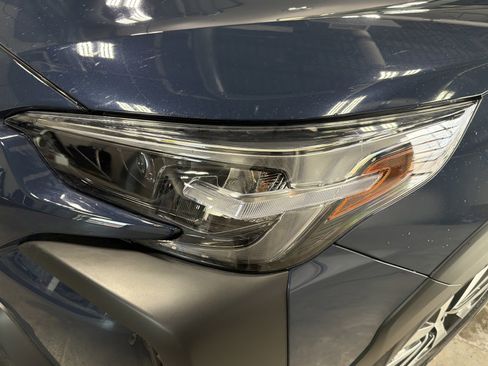 Certified 2025 Subaru Outback Premium image 16