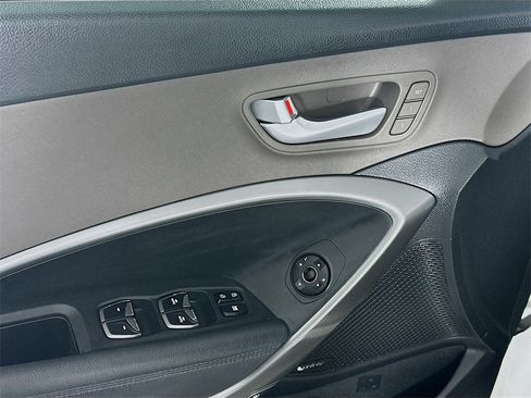 Used 2017 Hyundai Santa Fe Limited image 24