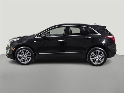 Used 2025 Cadillac XT5 Premium Luxury image 2