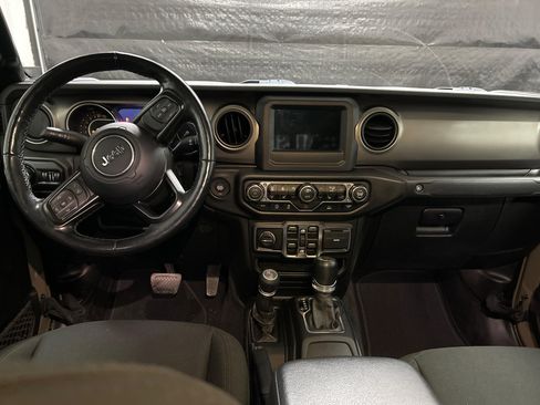 Used 2020 Jeep Gladiator Sport w/ Technology Group image 10