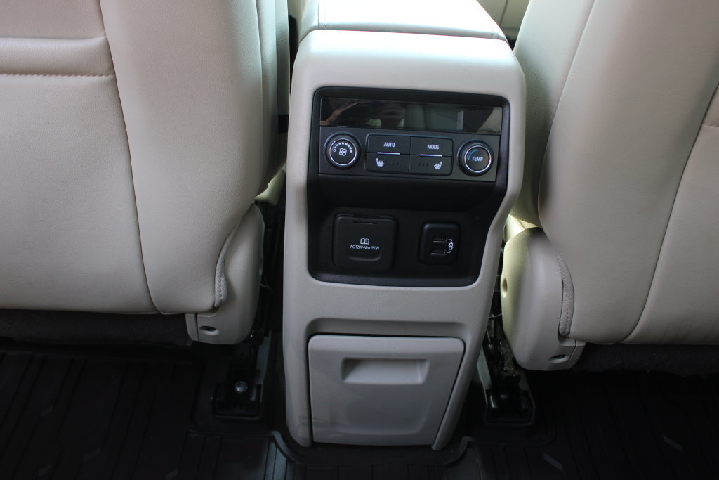 Certified 2018 GMC Acadia Denali w/ Technology Package AWD/4WD image 44