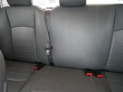 Used 2019 RAM 1500 Tradesman w/ Chrome Appearance Group image 13