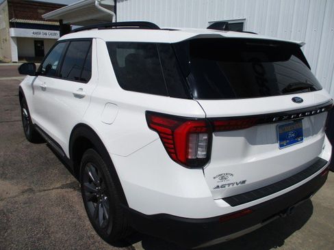 Used 2025 Ford Explorer Active w/ Active Comfort Package AWD/4WD image 7