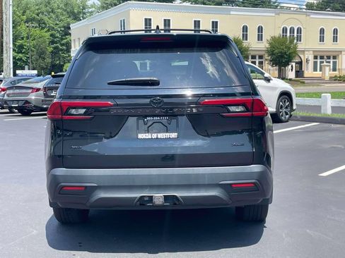 Used 2024 Toyota Grand Highlander AWD image 5