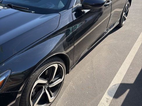 Used 2018 Honda Accord Sport image 2