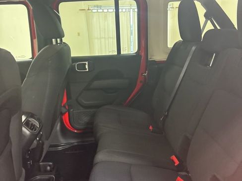 Used 2021 Jeep Wrangler Unlimited Sahara w/ LED Lighting Group image 23