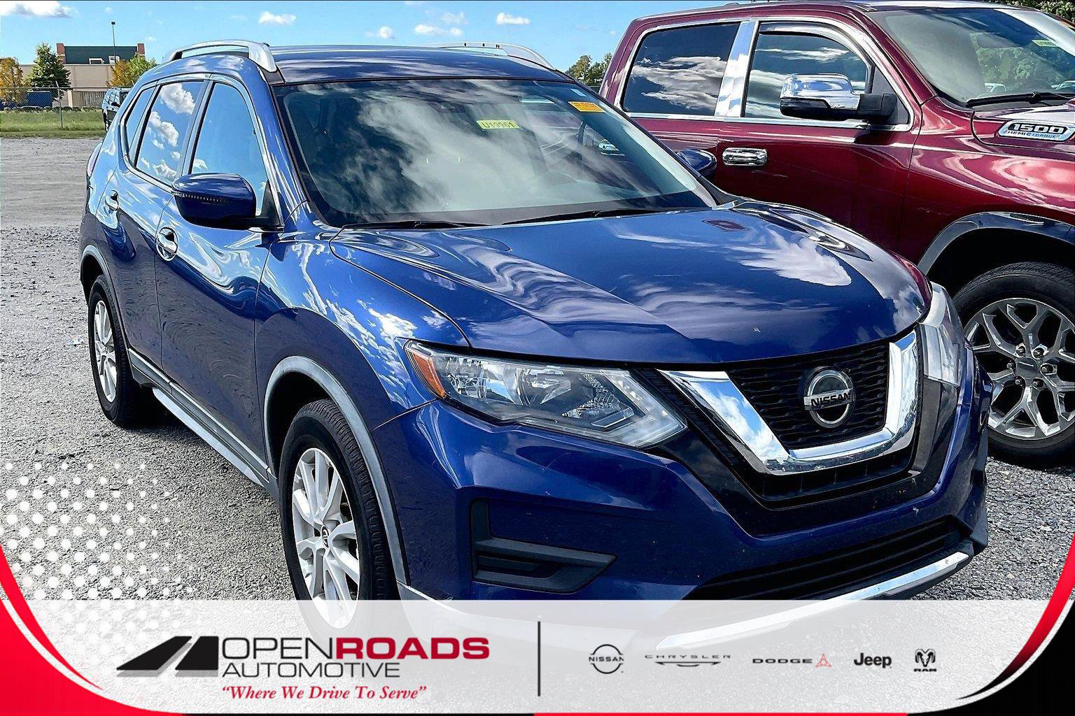 Used 2020 Nissan Rogue SV FWD image 1