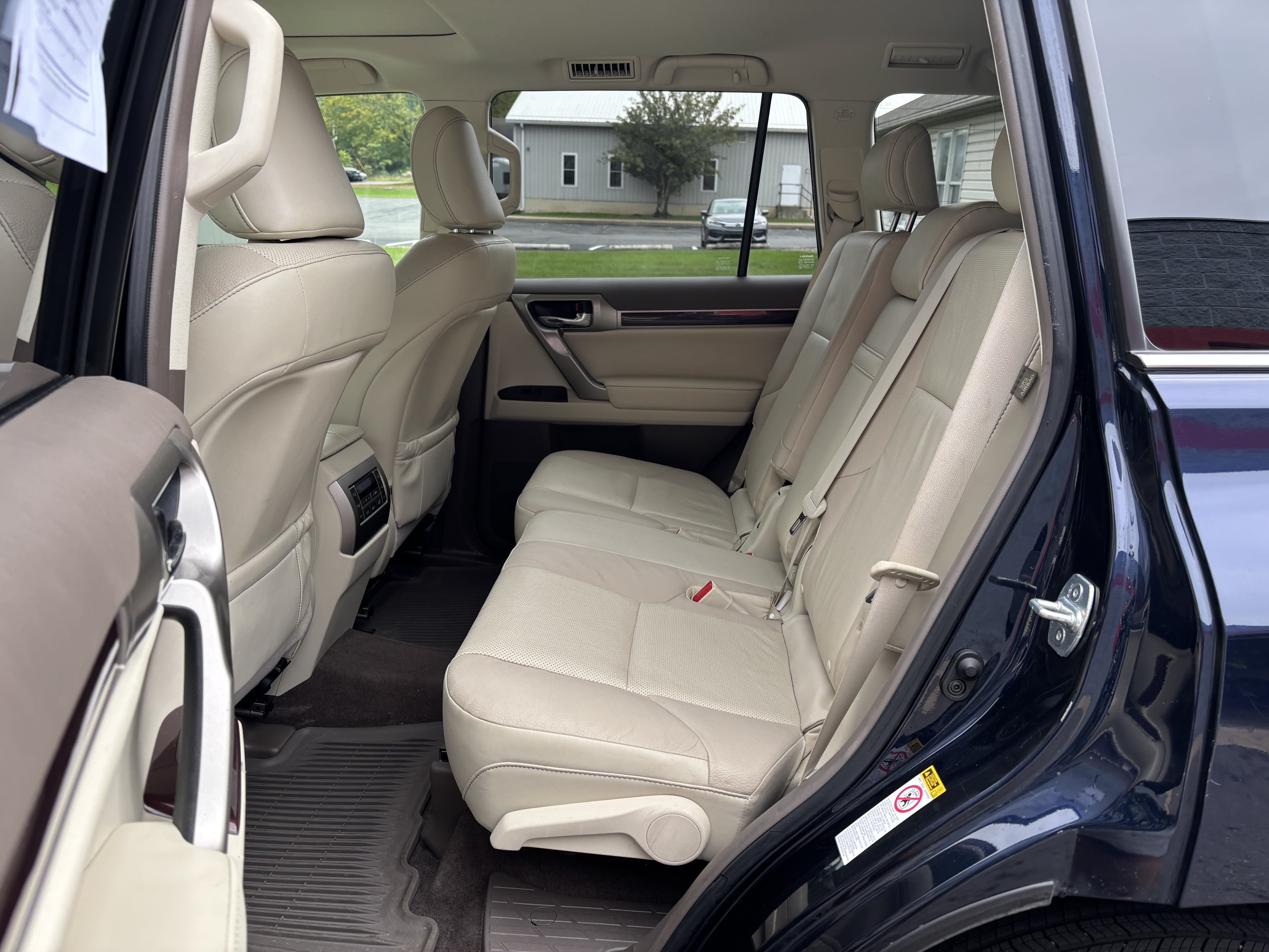 Used 2018 Lexus GX 460 Premium w/ Premium Package AWD/4WD image 14