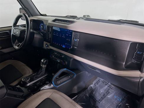 Used 2022 Ford Bronco Wildtrak image 25