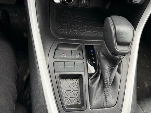 Used 2023 Toyota RAV4 XLE image 17