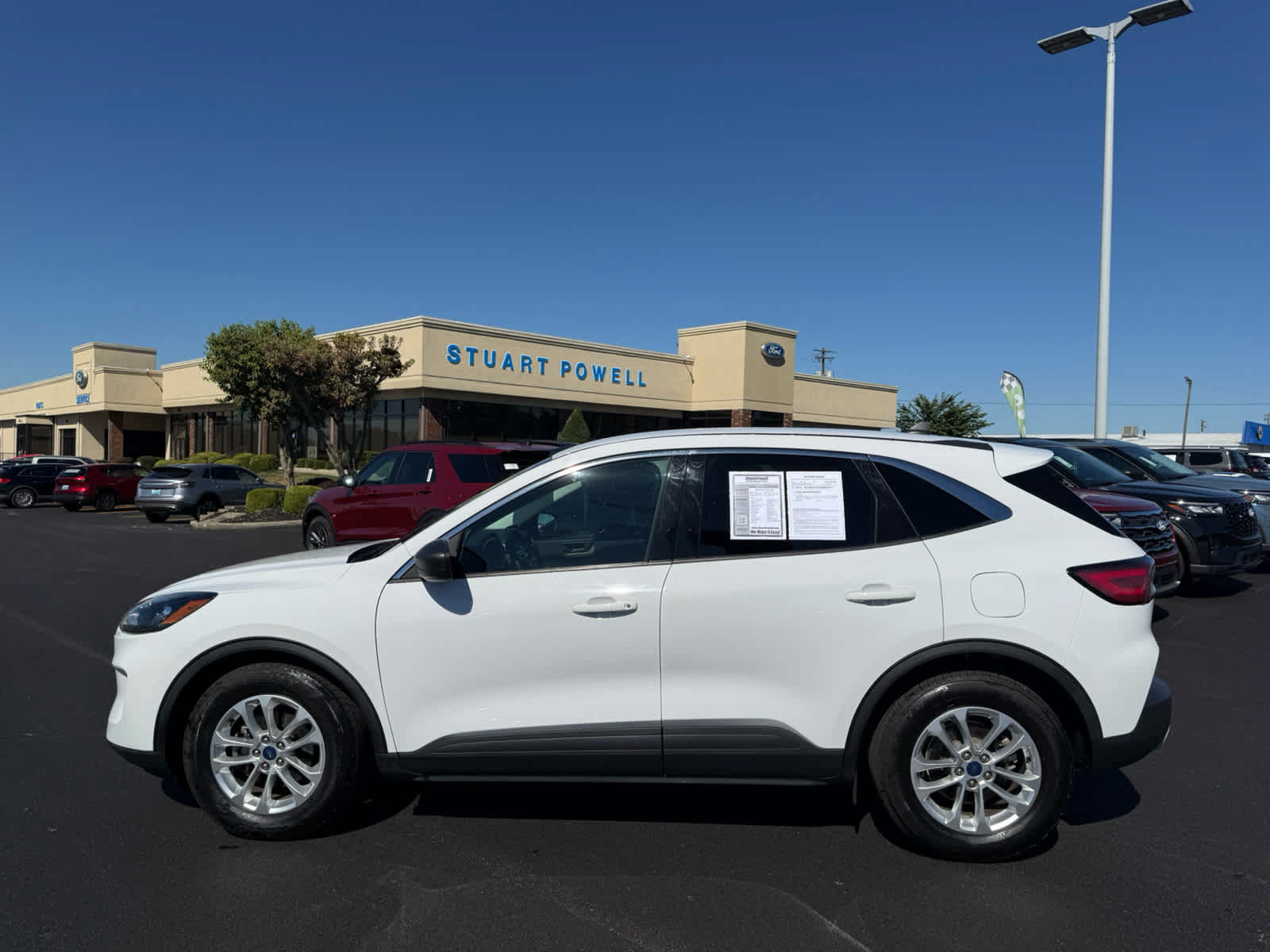 Used 2022 Ford Escape SE w/ Cold Weather Package FWD image 25