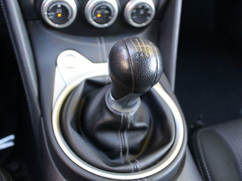 Used 2010 Nissan 370Z Coupe image 22