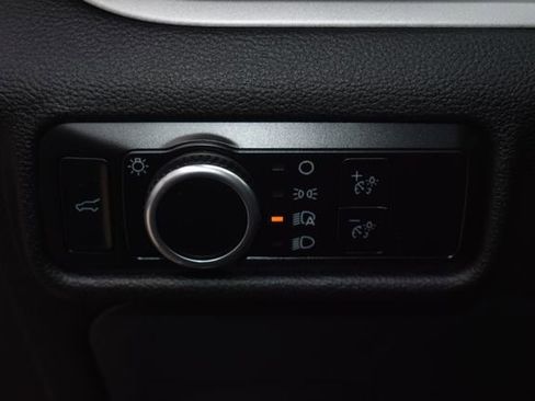 Used 2023 Ford Explorer XLT image 15