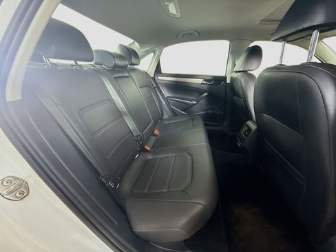 Used 2021 Volkswagen Passat 2.0T SE image 27