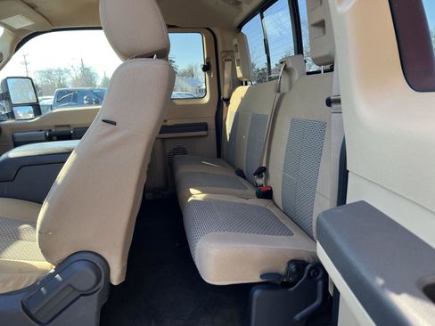 Used 2016 Ford F350 XLT w/ Snow Plow Prep Package image 38