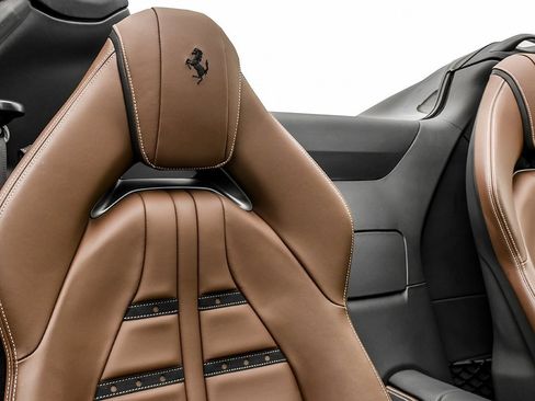 Certified 2022 Ferrari 812 GTS image 17